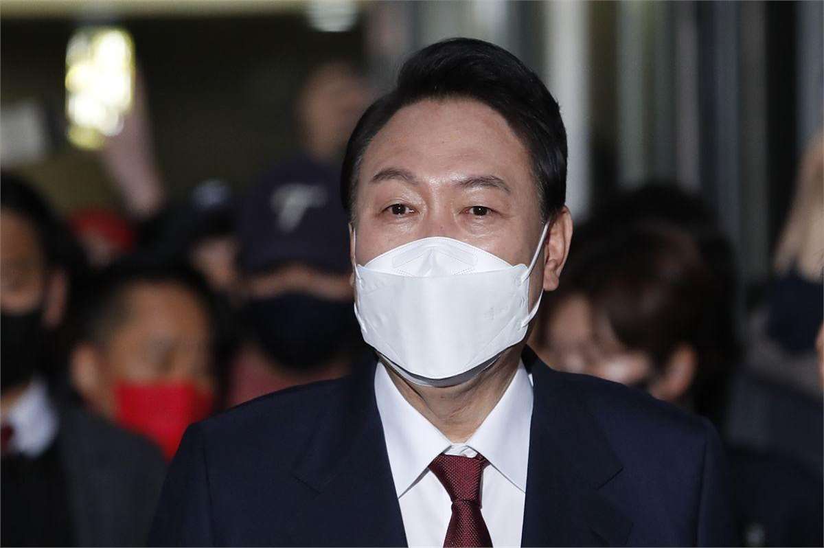 关于重磅！风云突变斯图加特关键时刻迎来里程碑清晨曼联调整名单以备全明星赛，今晚瓦伦西亚篮板制胜——德甲节点到来的信息